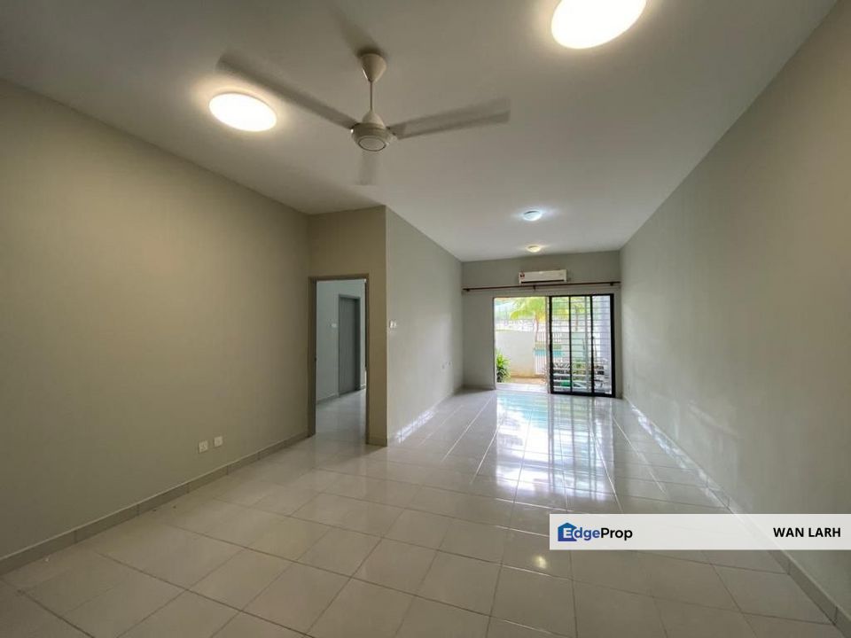 GROUND FLOOR AND FACING POOL IVORY RESIDENCE CONDOMINIUM MUTIARA HEIGHT KAJANG, Selangor, Kajang