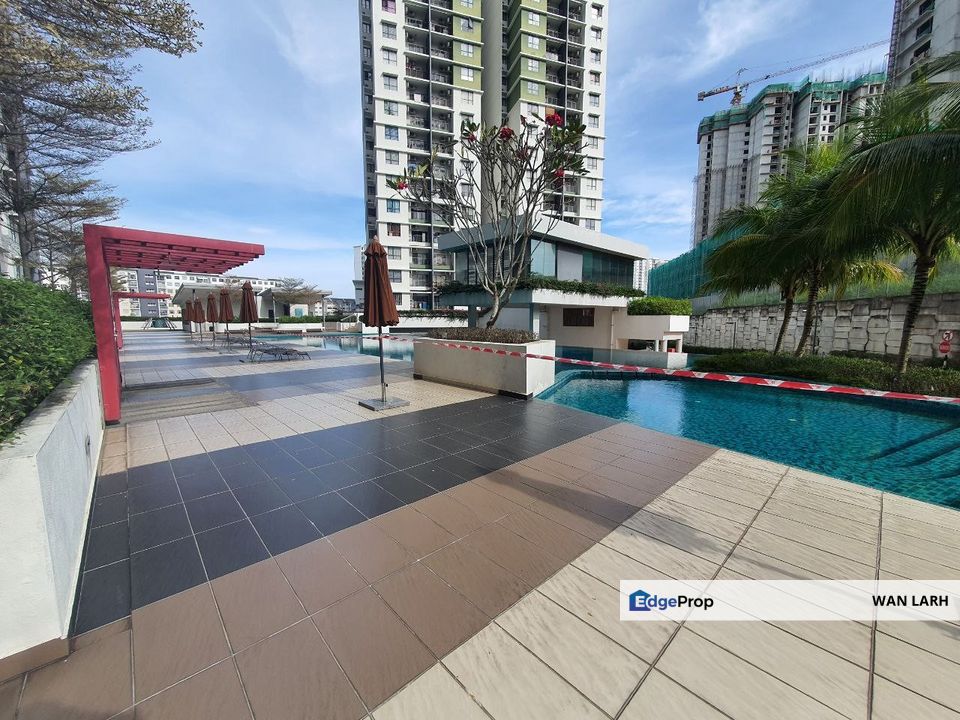 GROUND FLOOR AND FACING POOL IVORY RESIDENCE CONDOMINIUM MUTIARA HEIGHT KAJANG, Selangor, Kajang