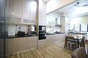 FULLY RENOVATED 3 STOREY SEMI D 1080 RESIDENCE PUNCAK SAUJANA KAJANG