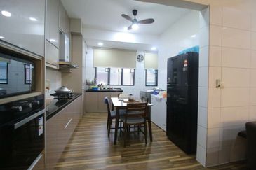 FULLY RENOVATED 3 STOREY SEMI D 1080 RESIDENCE PUNCAK SAUJANA KAJANG