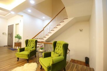 FULLY RENOVATED 3 STOREY SEMI D 1080 RESIDENCE PUNCAK SAUJANA KAJANG