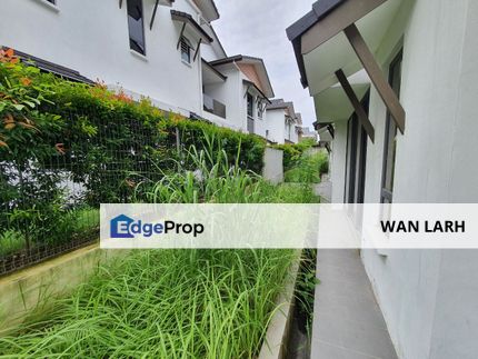 BEAUTIFUL UNIT DOUBLE STOREY SEMI D VILLA PERDANA KAJANG PERDANA, Selangor, Kajang