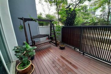 Lagenda Waterfront Homes