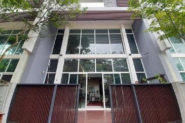 Lagenda Waterfront Homes