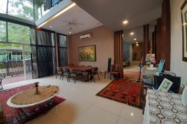 Lagenda Waterfront Homes