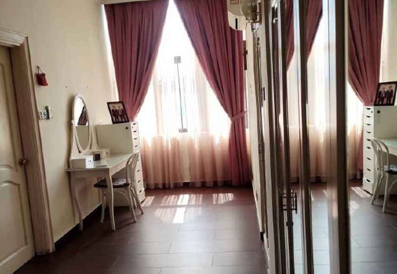 Villa Putra Condominium