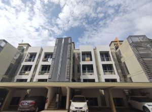 RENOVATED Cyberia Smarthome Townhouse 2, Townvilla 2 Cyberjaya for Sale ...