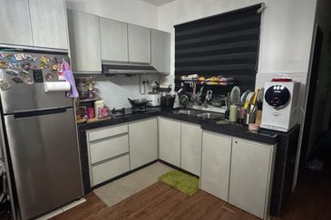 Puncak Hijauan (Hijauan Heights)