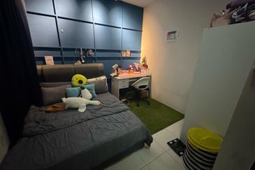 Puncak Hijauan (Hijauan Heights)