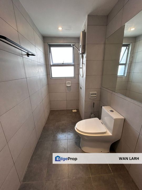 RESIDENSI SUTERA 7, TAMAN SUTERA KAJANG WITH BALCONY AND EXTRA LAND (INCLUDED FURNISHED), Selangor, Kajang