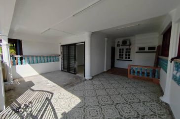 Jalan Suasana, Bandar Tun Hussein Onn