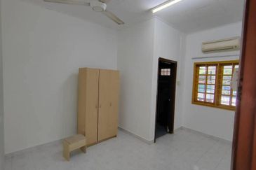 Jalan Suasana, Bandar Tun Hussein Onn