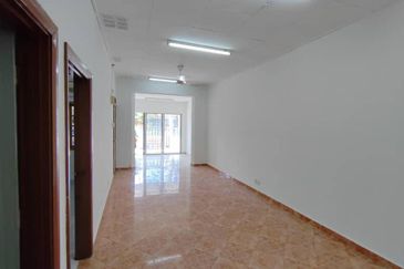 Jalan Suasana, Bandar Tun Hussein Onn