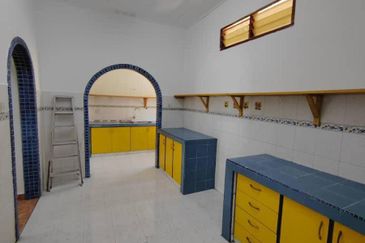 Jalan Suasana, Bandar Tun Hussein Onn