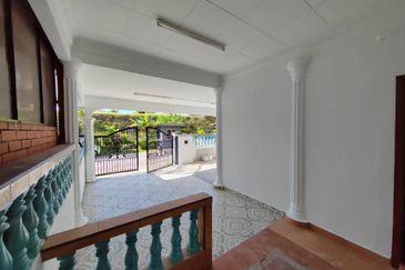 Jalan Suasana, Bandar Tun Hussein Onn