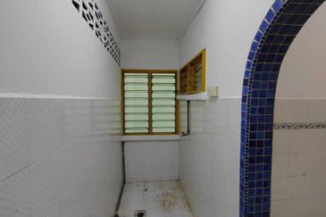 Jalan Suasana, Bandar Tun Hussein Onn