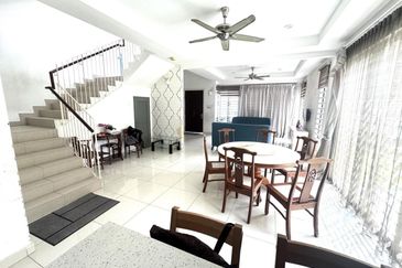 SL 8, Bandar Sungai Long