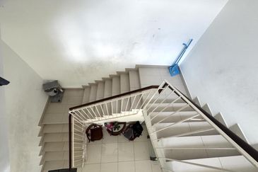 SL 8, Bandar Sungai Long