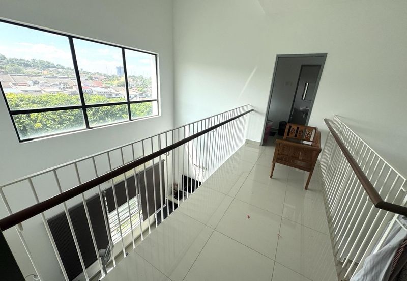 SL 8, Bandar Sungai Long