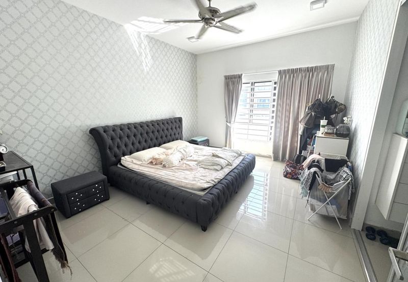 SL 8, Bandar Sungai Long