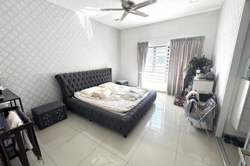 SL 8, Bandar Sungai Long