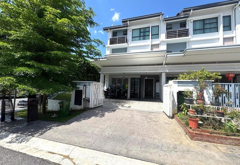 SL 8, Bandar Sungai Long