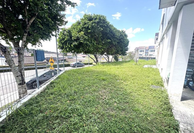 SL 8, Bandar Sungai Long