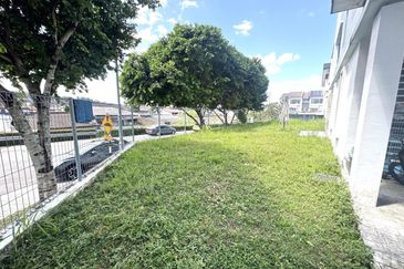 SL 8, Bandar Sungai Long