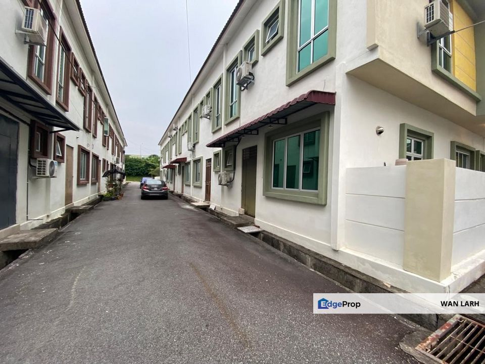 END LOT Double Storey Terrace @ Taman Desa Mayang Sari, Nilai, Negeri Sembilan, Nilai