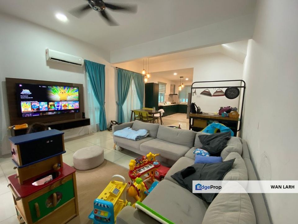 END LOT Double Storey Terrace @ Taman Desa Mayang Sari, Nilai, Negeri Sembilan, Nilai