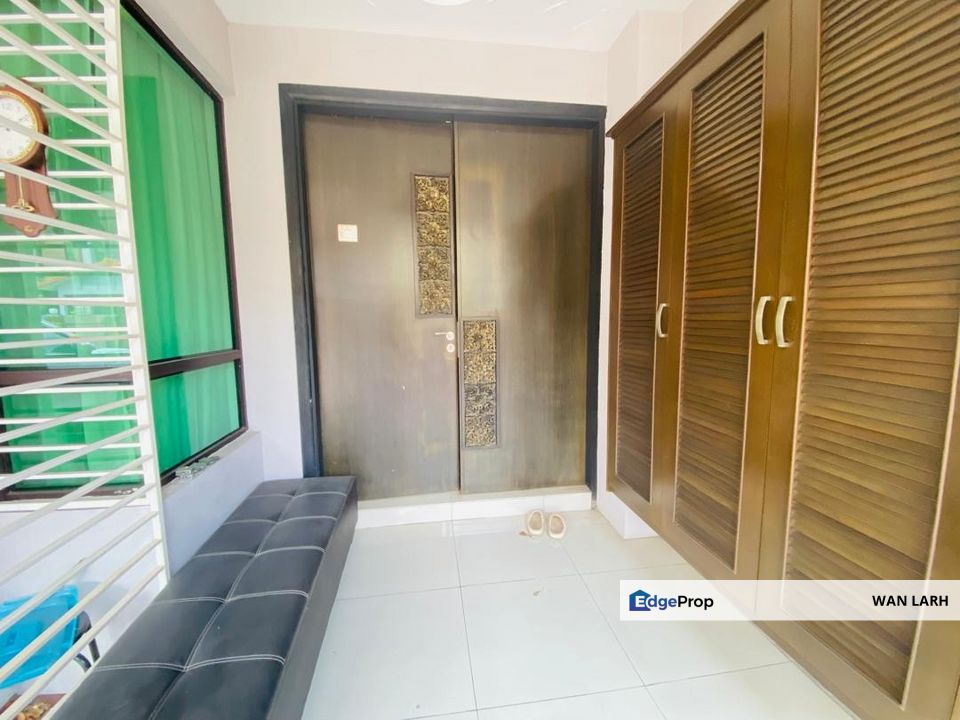 2.5 STOREY SEMI-D @ BUKIT IMPIANA, COUNTRY HEIGHTS KAJANG (RENOVATED), Selangor, Country Heights