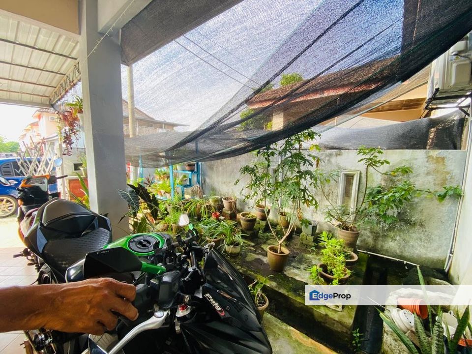 Facing Open Single Storey Terrace House, Seksyen 6 Bandar Rinching Semenyih (Intermediate), Selangor, Semenyih