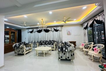 Corner Lot Double Storey Extended/Renovated Bandar Baru Sungai Long