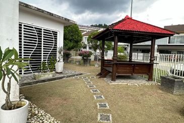 Corner Lot Double Storey Extended/Renovated Bandar Baru Sungai Long
