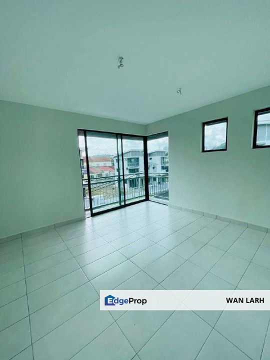 3 Storey Semi D, Bandar Baru Bangi, Selangor, Bangi