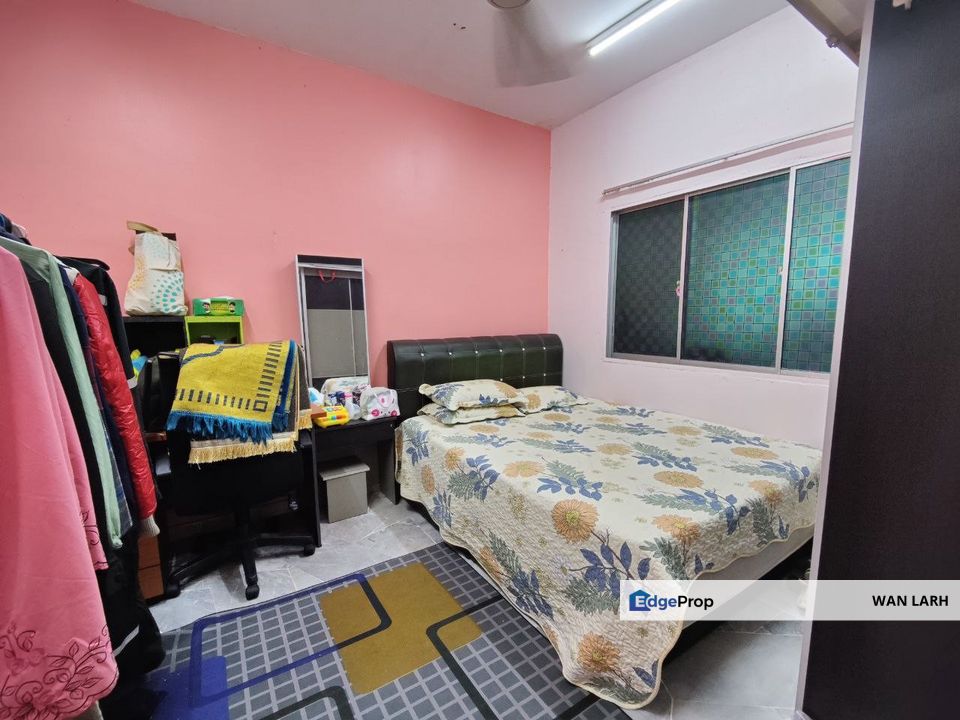 Fully Reno Depan padang Single Storey Taman Lingkaran Nur Cheras Kajang , Selangor, Kajang