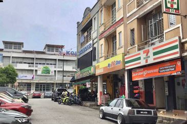 FACING OPEN 3 Storey Shoplot Desa Permai Ampang, Taman Dato Ahmad Razali, Ampang Jaya