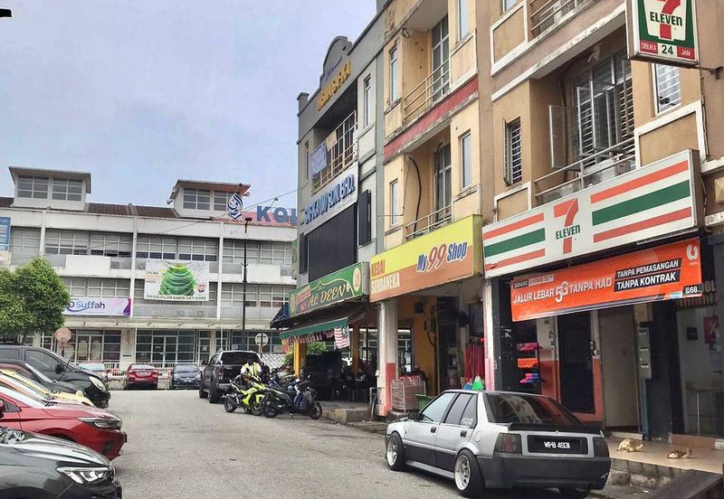 FACING OPEN 3 Storey Shoplot Desa Permai Ampang, Taman Dato Ahmad Razali, Ampang Jaya