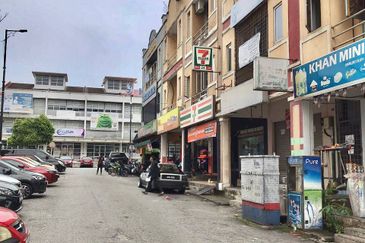 FACING OPEN 3 Storey Shoplot Desa Permai Ampang, Taman Dato Ahmad Razali, Ampang Jaya