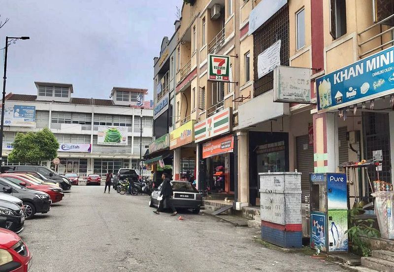 FACING OPEN 3 Storey Shoplot Desa Permai Ampang, Taman Dato Ahmad Razali, Ampang Jaya