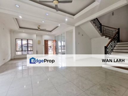 SPACIOUS  3 Storey Semi D Mutiara Villa, Sg Ramal Kajang , Selangor, Kajang