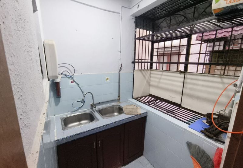 Taman Pinggiran Delima