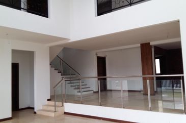 SPECIAL OFFER BIG SAFIRA BUNGALOW DOUBLE STOREY Subang Bestari