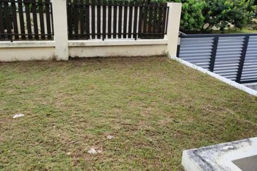 SPECIAL OFFER BIG SAFIRA BUNGALOW DOUBLE STOREY Subang Bestari