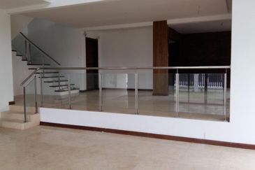 SPECIAL OFFER BIG SAFIRA BUNGALOW DOUBLE STOREY Subang Bestari