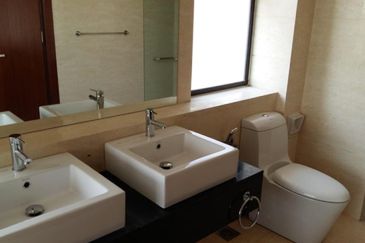 SPECIAL OFFER BIG SAFIRA BUNGALOW DOUBLE STOREY Subang Bestari