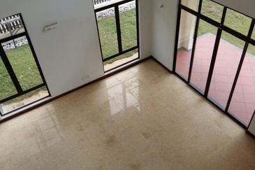 SPECIAL OFFER BIG SAFIRA BUNGALOW DOUBLE STOREY Subang Bestari