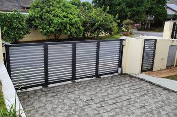 SPECIAL OFFER BIG SAFIRA BUNGALOW DOUBLE STOREY Subang Bestari