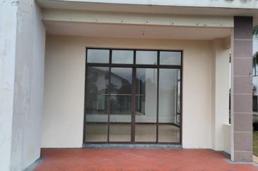 SPECIAL OFFER BIG SAFIRA BUNGALOW DOUBLE STOREY Subang Bestari