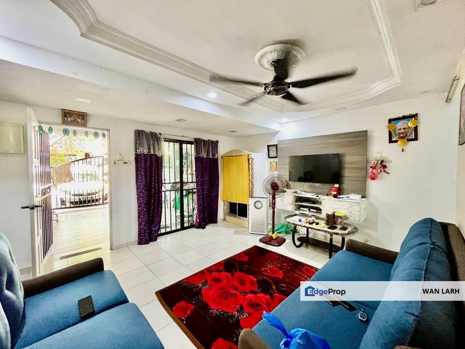 RENOVATED | Double Storey Low Cost House Taman Universiti Indah, Seri Kembangan, Selangor, Seri Kembangan